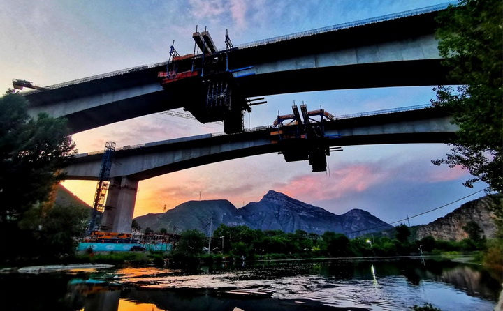 國(guó)道109新線高速公路紀(jì)實(shí)-----陳家莊特大橋順利合龍